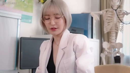 坐姿 · 白大褂 · 半身 · 医院诊室