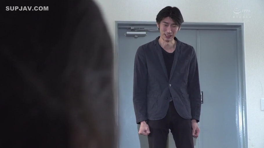 门前 · 站立 · 中景 · 休闲西装