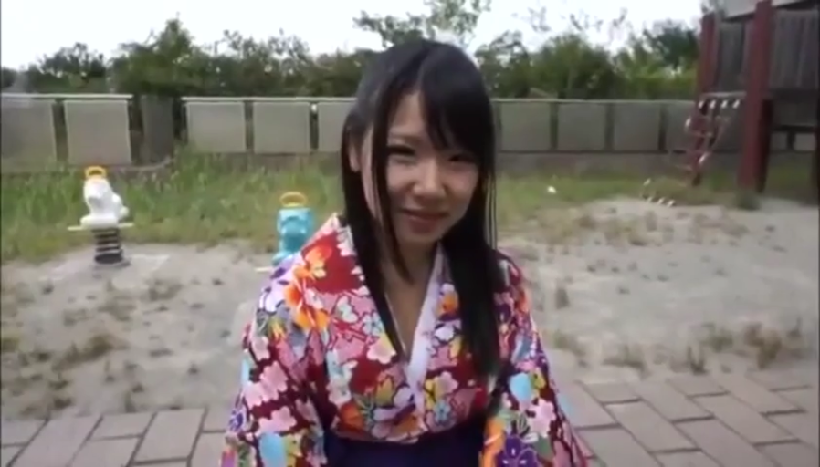 坐姿 · 半身 · 公园 · 和服