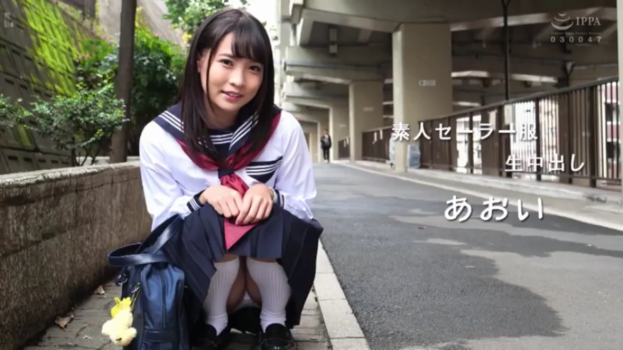 甜美 · 蹲姿 · 摆拍 · 水手服 · 裙底特写 · 学生书包 · 桥底街道 · 素人制服