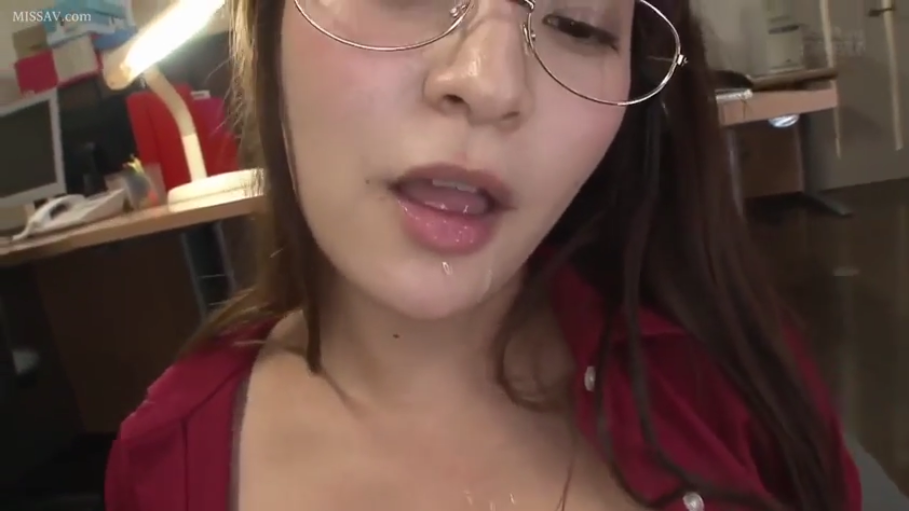 嘴角特写 · 办公室 · 口干舌燥 · 红色衬衫 · 口交 · 金丝边眼镜 · 嘴边有精液残留