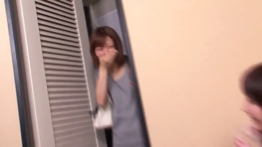 站姿 · 玄关 · 灰色连衣裙