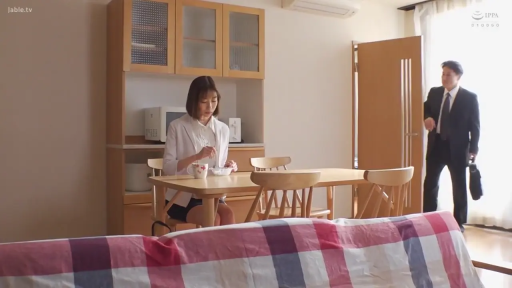 坐姿 · 全景 · 自然 · 职业装 · 餐厅 · 进餐