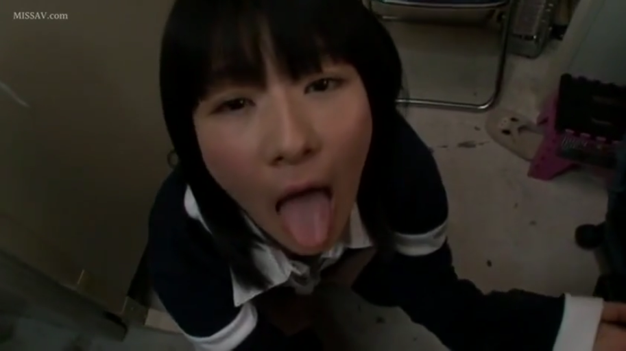 室内 · 面部特写 · 校服上衣 · 吐舌 · 口交