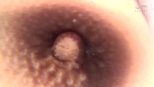 裸体 · 乳头超高清特写 · 皮肤纹理清晰可见