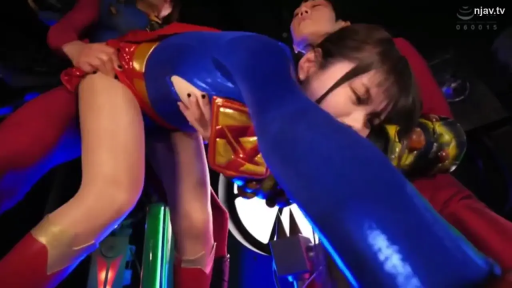 中景 · 摄影棚 · 性行为暗示 · 痛苦挣扎 · 超级英雄服装 · 后位抱持 · 机械背景 · Cosplay角色扮演