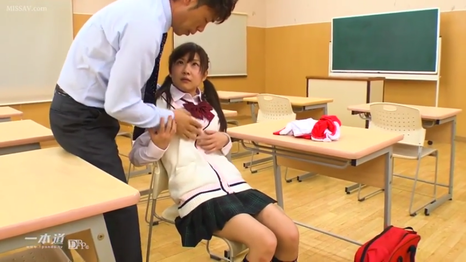 坐姿 · 教室 · 师生 · 课桌 · 惊恐 · JK制服 · 摸胸