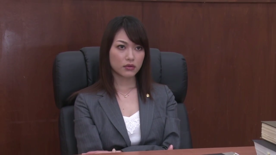 坐姿 · 严肃 · 办公室 · 办公椅 · 半身 · 凝视 · OL · 西装