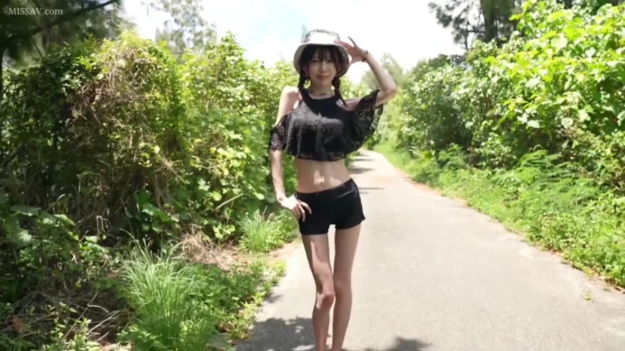 森林小径 · 白色渔夫帽