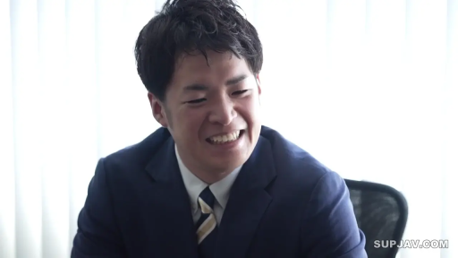 坐姿 · 脸部 · 办公室 · 西装