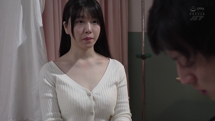 诊室 · 白色针织开衫 · 略带紧张 · 女性面部特写 · 点滴架
