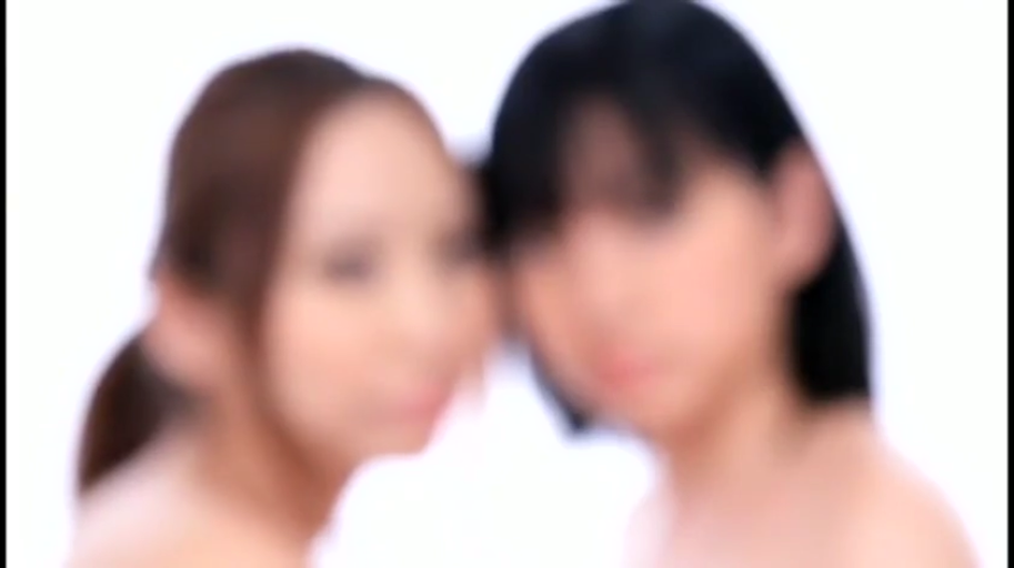 模糊 · 裸体 · 摄影棚 · 头部特写 · 画面失焦