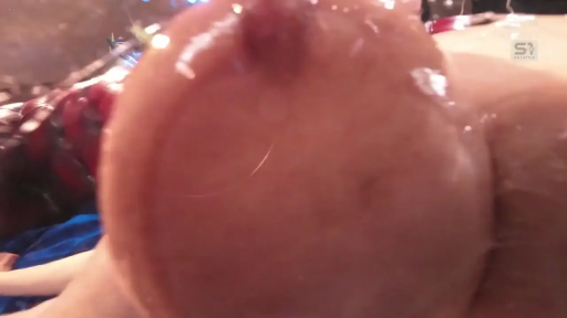 室内 · 裸体 · 乳头特写 · 皮肤光泽