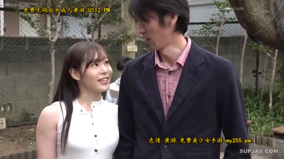 公园 · 女子脸部特写 · 男子侧脸观察对方 · 男子身穿深蓝色西装外套和红色衬衫