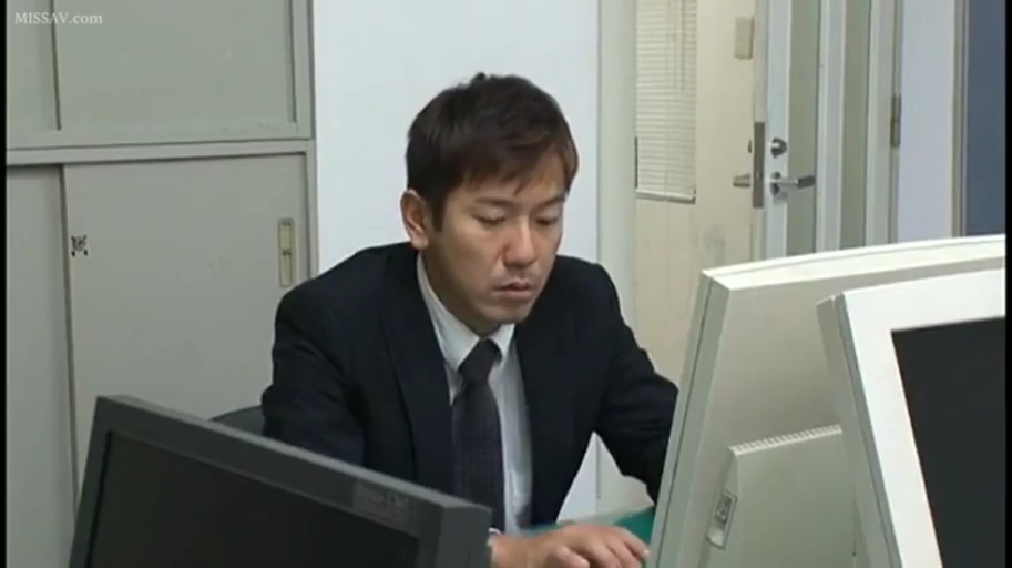 面无表情 · 办公室 · 西装 · 深色领带 · 头部及上半身特写