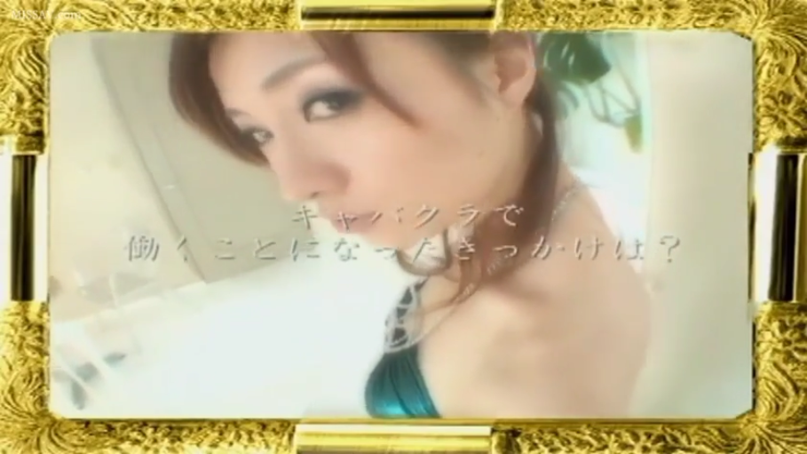 室内 · 脸部特写 · 诱惑 · 注视镜头 · 侧身回头 · 晚礼服