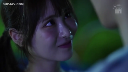 室内 · 脸部特写 · 对视 · 仰视 · 便装 · 害羞 · 日本AV