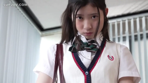 室内 · 凝视 · 面部特写 · 领结 · 制服领结