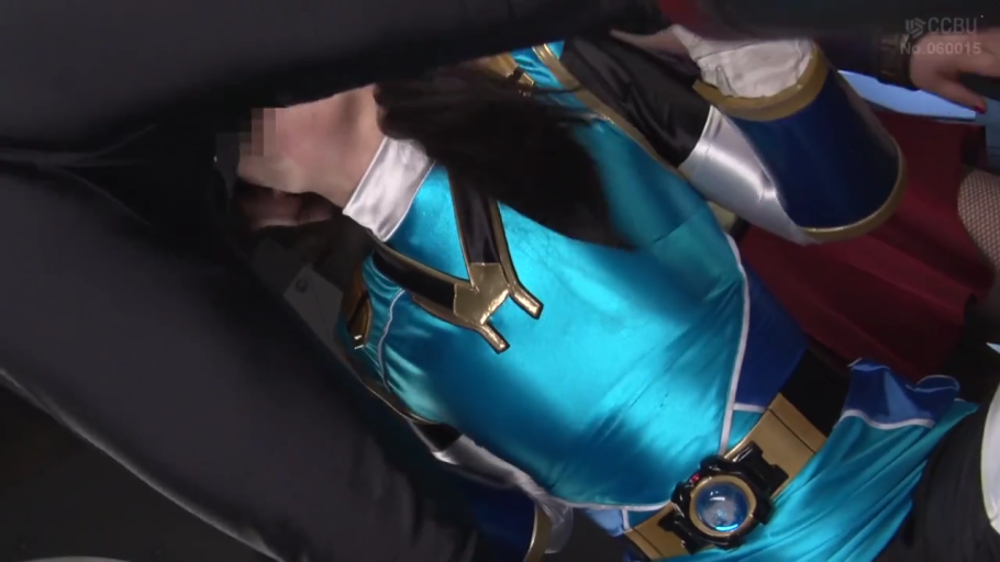 室内 · 面部被遮挡 · 口部特写 · 战队腰带 · 口交 · 蓝白色紧身战队制服