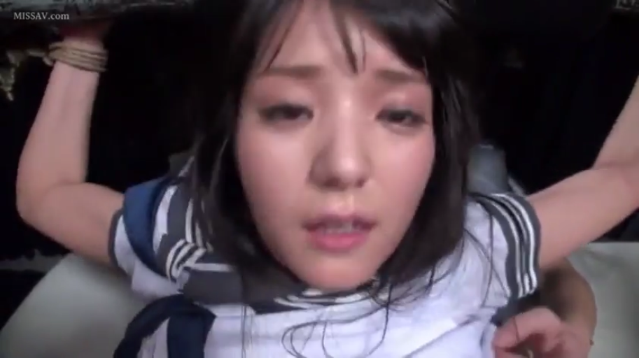 卧室 · 虚脱 · 水手服 · 面部表情特写 · 粗麻绳 · 被捆绑