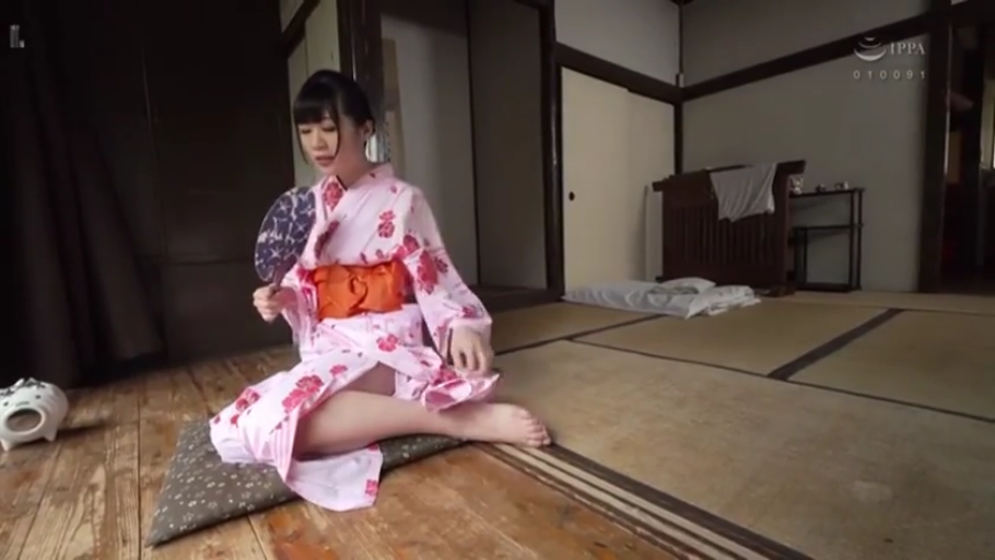 坐姿 · 全身 · 自然 · 浴衣 · 日式房间 · 团扇 · 扇风