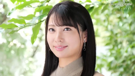 五官特写 · 温柔 · 树荫下 · 高领针织衫