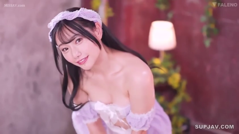 室内 · 俯身 · 微笑 · 凝视 · 上半身特写 · 发带 · 黑长直 · 紫色蕾丝女仆装