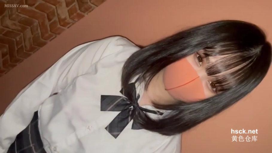 室内 · 脸部特写 · 注视 · JK制服 · 长发 · 口罩 · 戴口罩 · 倾斜