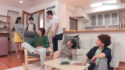 水瓶 · 住宅 · 针织高领上衣 · 自然交流
