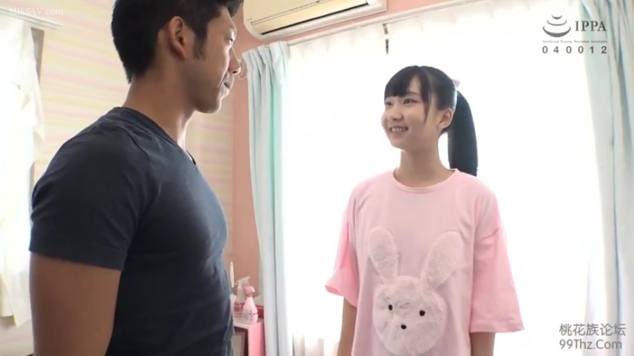 寝室 · 微笑 · 女穿粉色兔子印花睡衣