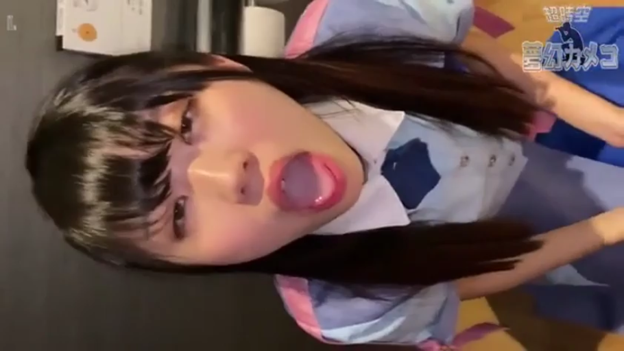 口部特写 · 渴望 · 卫生间 · 校服上衣 · 口交 · 无 · 超视角自拍