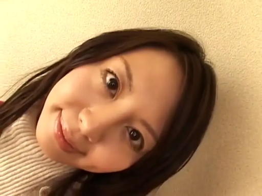 室内 · 温柔 · 眼睛特写 · 高领针织衫
