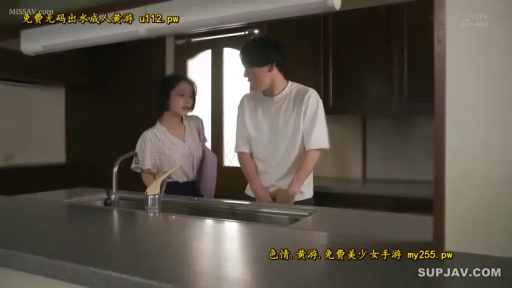 交谈 · 站立 · 中景 · 自然 · 居家 · 衬衫 · 厨房 · 水槽