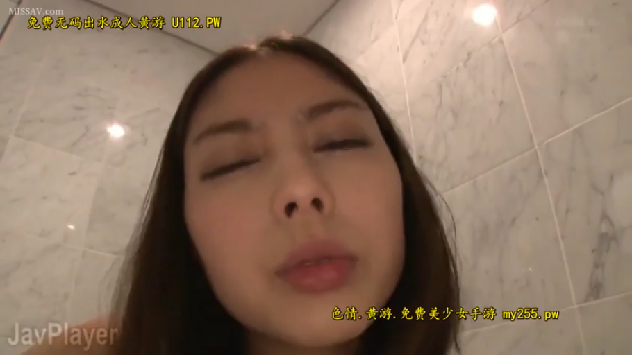 脸部特写 · 全裸 · 浴室