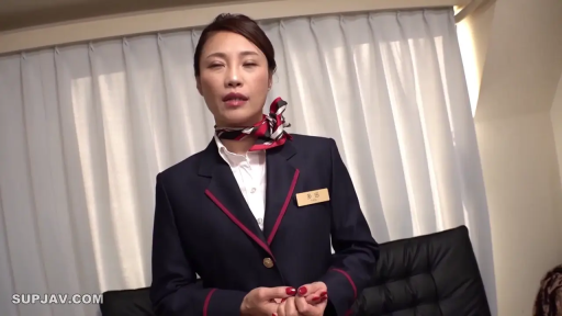 室内 · 站立 · 平静 · 半身 · 注视 · 熟女 · 丝巾 · 空姐制服