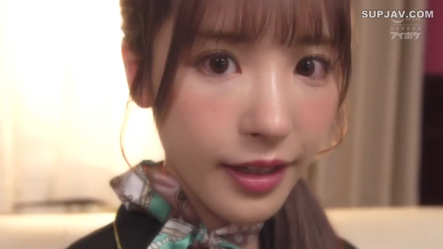 室内 · 脸部特写 · 制服