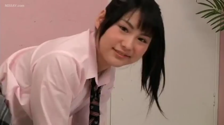 室内 · 格纹领带 · 俏皮 · 上半身特写