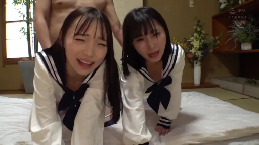 脸部特写 · 和室 · 水手服 · 被褥 · 日本AV · 趴跪 · 三人行 · 迷离表情