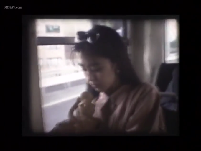 低头 · 口交特写 · 浅色衬衫 · 复古画质 · 列车 · 口交 · 太阳眼镜
