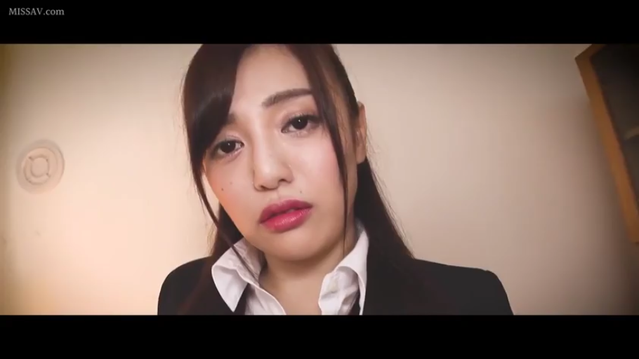 办公室 · 深色西装外套 · 面部特写 · 略显迷离 · 口交