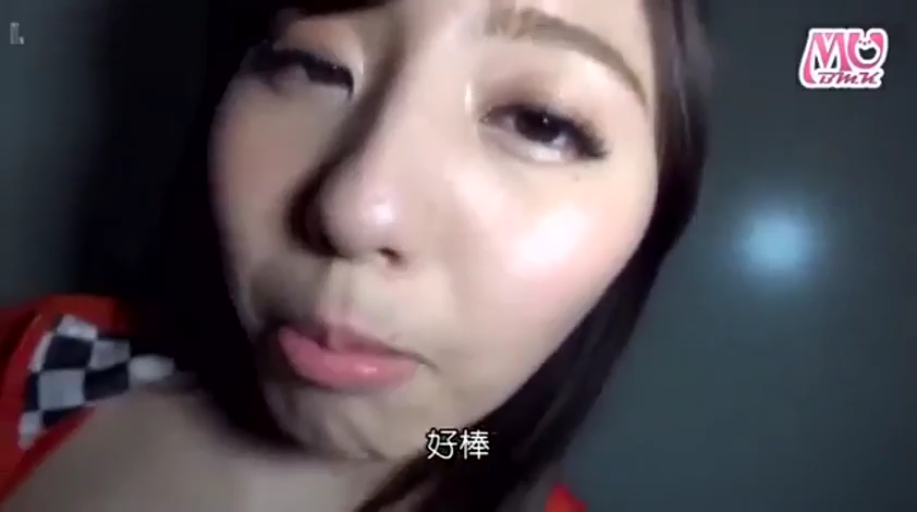 室内 · 脸部特写 · 赛车服