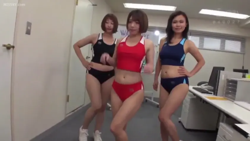 办公室 · 微笑 · 人物全身 · 运动泳装