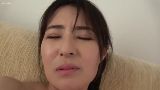 室内 · 脸部特写 · 仰卧 · 裸体