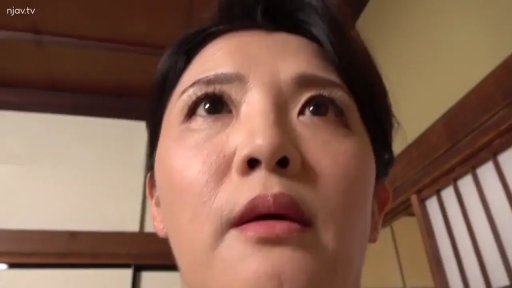 眼睛特写 · 和室 · 迷茫