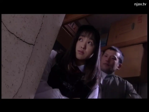 室内 · 站立 · 剧情 · 纸箱 · JK制服 · 紧张 · 躲藏