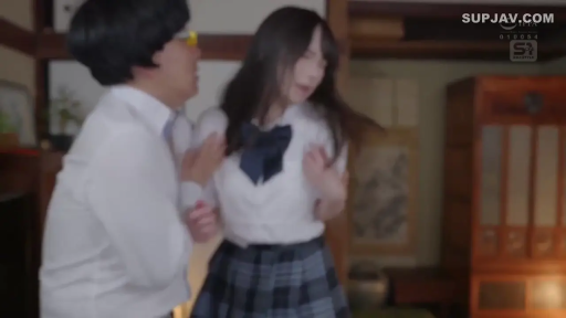 领结 · 无奈 · 日式房间 · 两人上半身特写