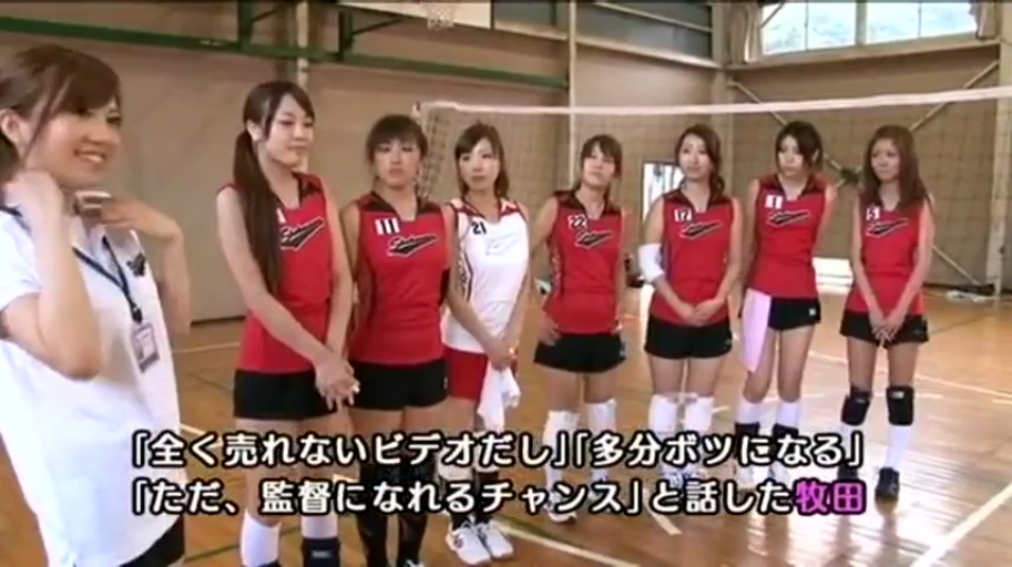 站立 · 全景 · 运动服 · 体育馆