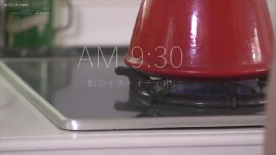 厨房 · 烧水壶 · 燃气火苗特写 · 清晨时间