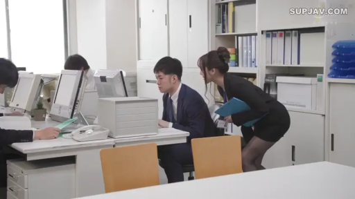 职业 · 办公室 · 深色职业套装 · 文件夹