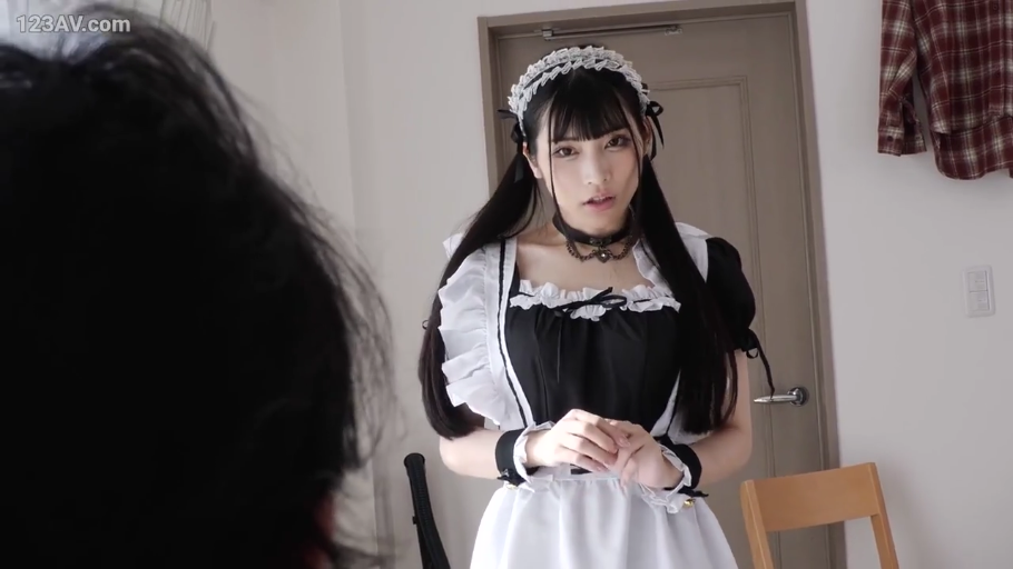 メイドヘッドドレス · 神情自然 · 寝室 · 上半身特写 · 传统黑白女仆装